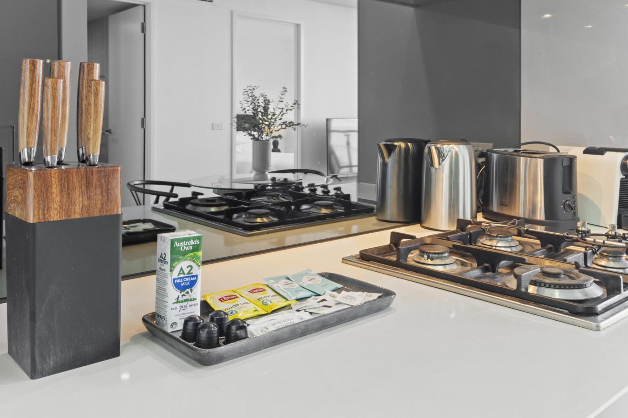 Modern 1-Bed Apartment Close To Attractions 멜번 외부 사진